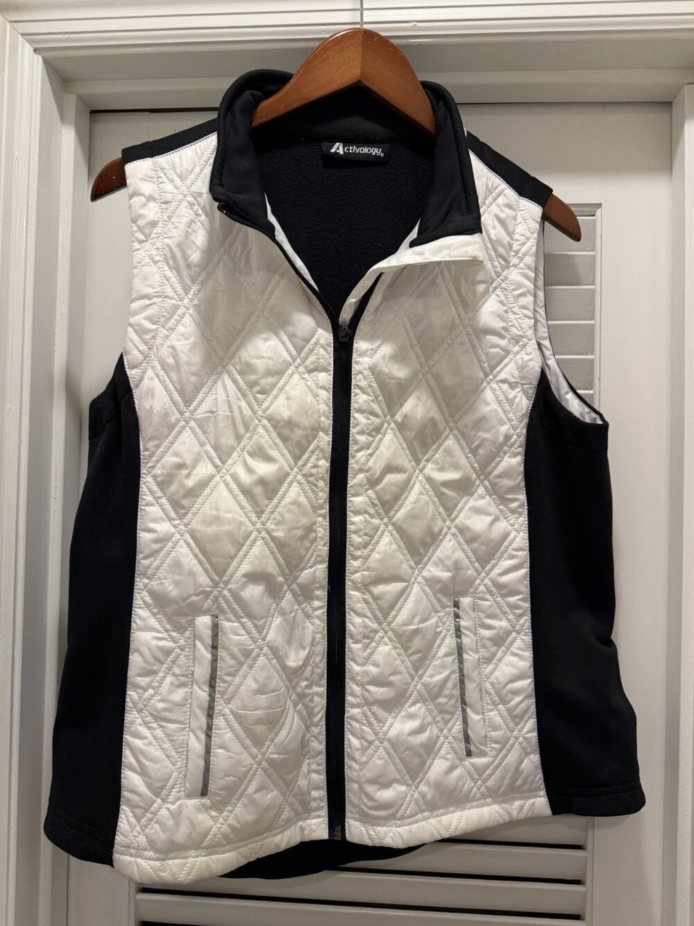 Activology White Quilted White And Black Full Zip Vest